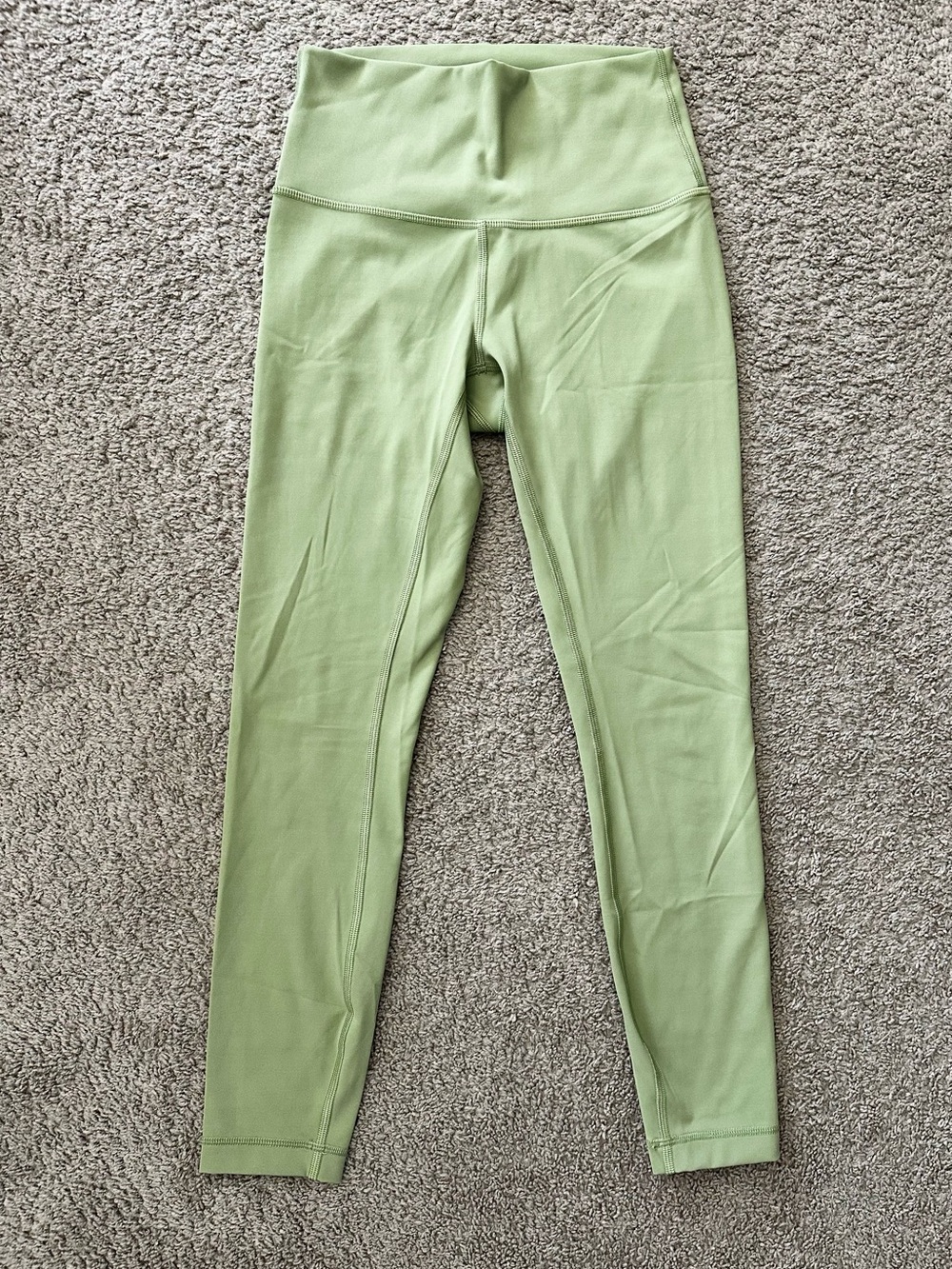 Lululemon Align Green high-waisted leggings Size: 4    25”